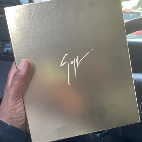 Authentic shoes color red and white size 12.5 a kid shoe brand new - Picture 4 of 6